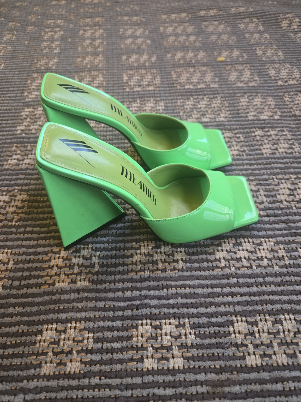 NEW The ATTICO Bright Green Patent Square-Toe Block Heel Mules.  Never Worn